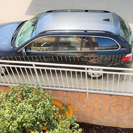 Mit Grill, Terrasse Und Garten טרוגיר